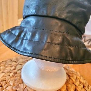 Bucket hat faux leather
